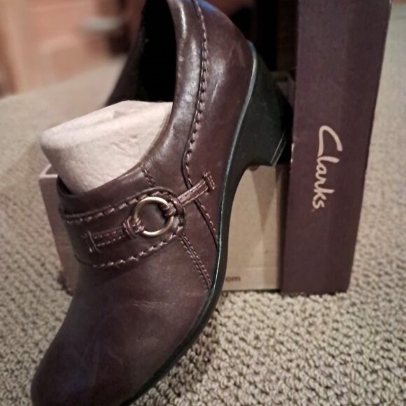 Clarks Shooties - Picture 3 of 7